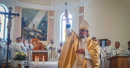 Hittel hoztak áldozatot